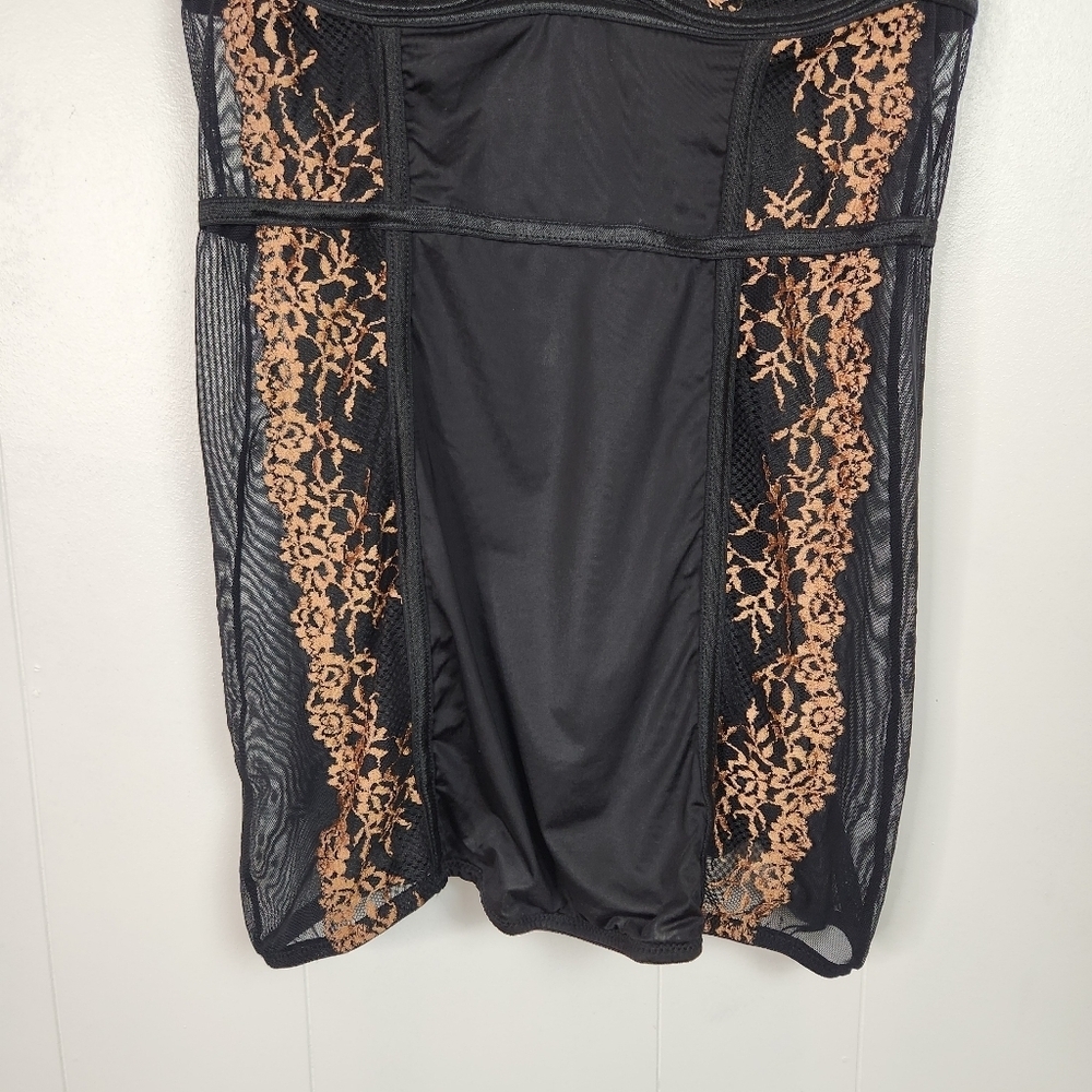 La Vie en Rose Black Gold Lace Mesh Lingerie Teddy Slip Size Medium Underwire - Picture 4 of 7
